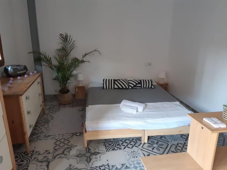 Precioso Apartamento Con A/A En Ruzafa Con Terracita Privada Y Acceso A Un Jardin, Para 2-3 Personas 발렌시아 외부 사진